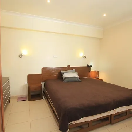 Da Rocha Wi-fi 026 アパート